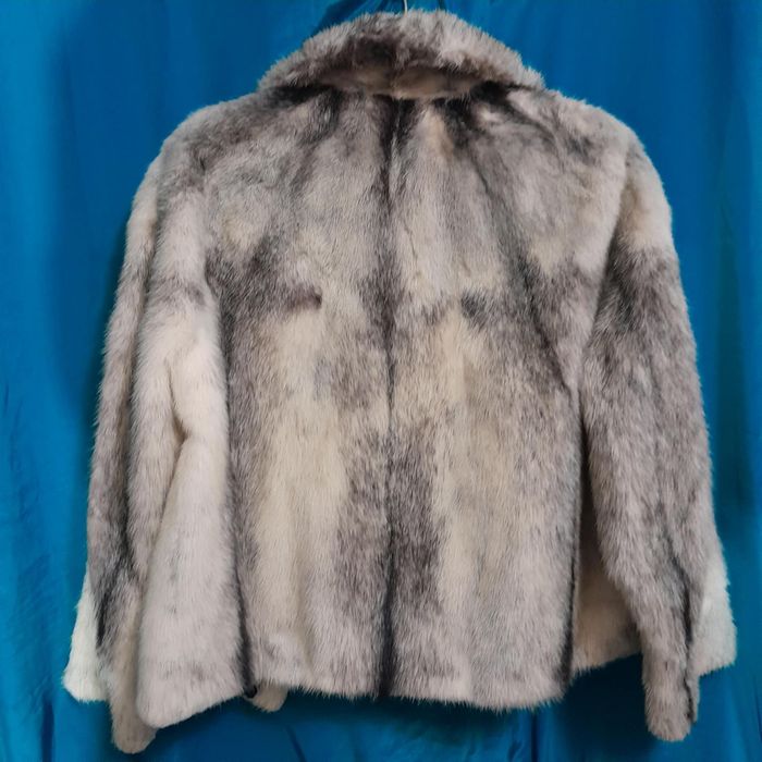 Шуба бомбер натуральне хутро біло срібна скандинавская норка крестовка