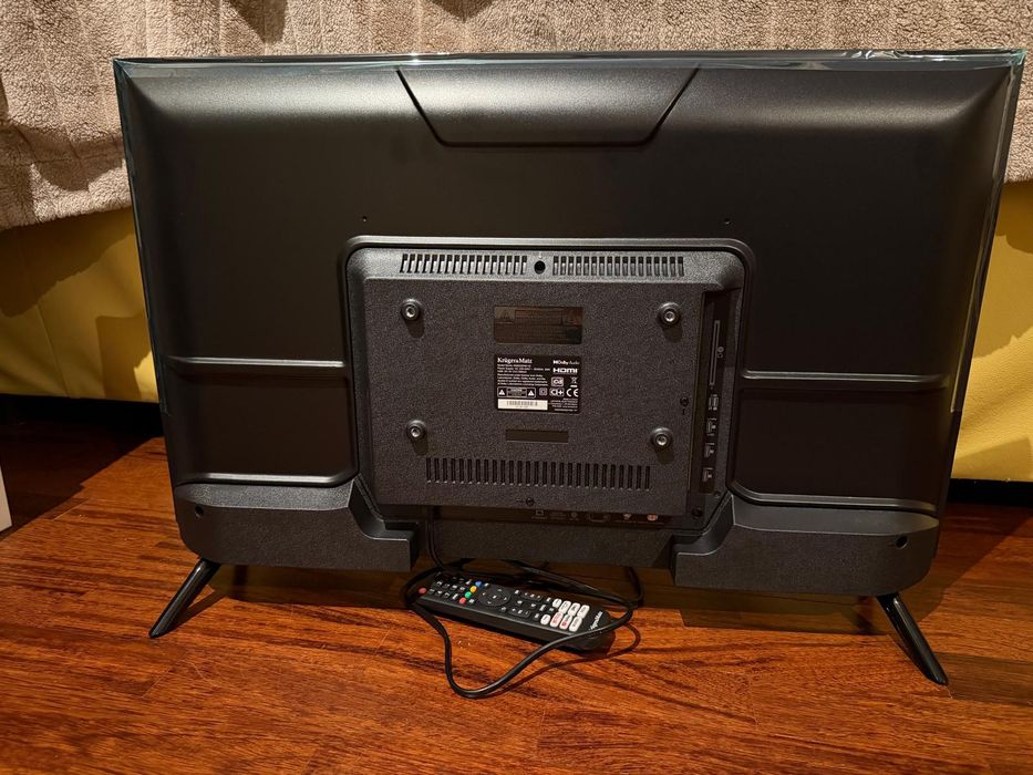 TV nova e com garantia 3 anos