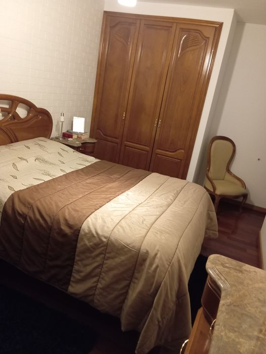 Apartamento T3 em paredes