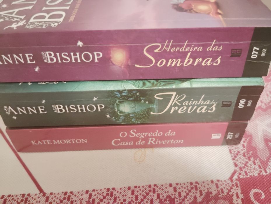 Livros de Bolso de Romance Como Novos