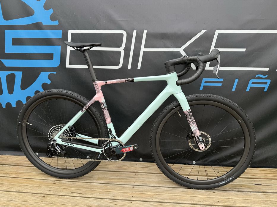 Scott addict gravel 10 / 2026