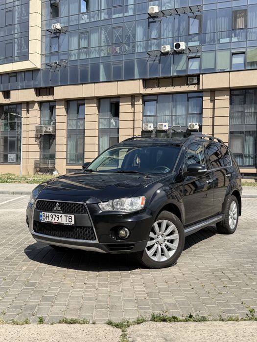 Продам Mitsubishi Outlander 2011 год 2.4 газ/бензин