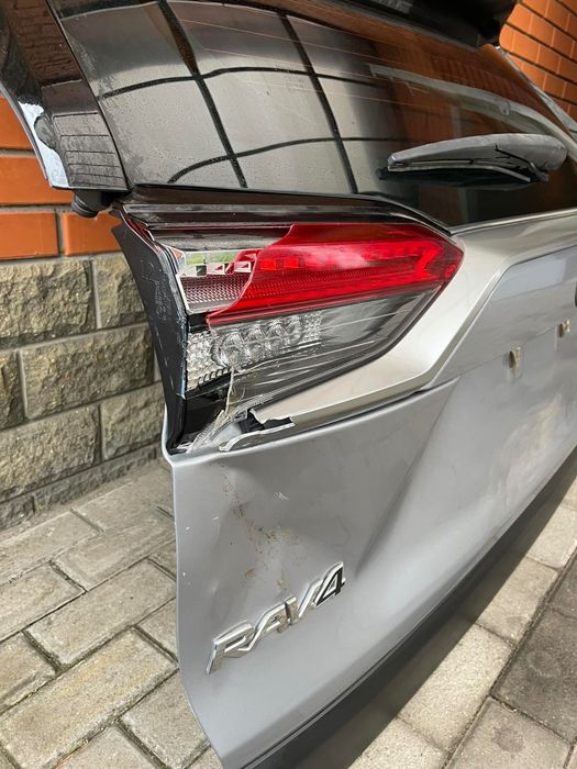 Крышка багажника Toyota rav 4 2019 ляда Тоtota Rav4 Кришка багажника