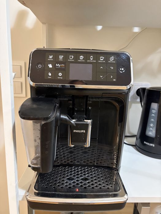 Ekspres ciśnieniowy Philips 4300 Series LatteGo