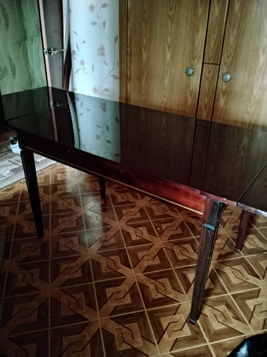 Стол обеденный "Эмилия", раскладной, производства Румыния. Разборный.