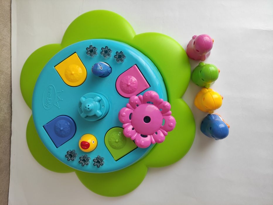 Музичний острів фонтан для купання пінгвіни літаючі іграшка