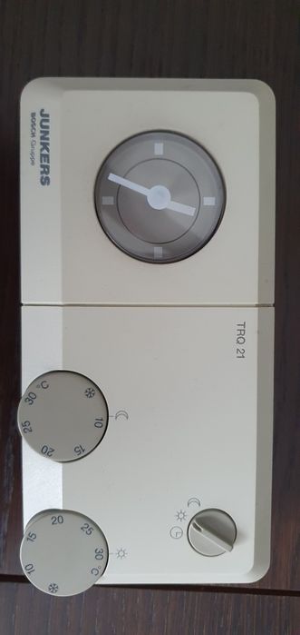 Pokojowy regulator teperatury Junkers  Bosch TRQ 21