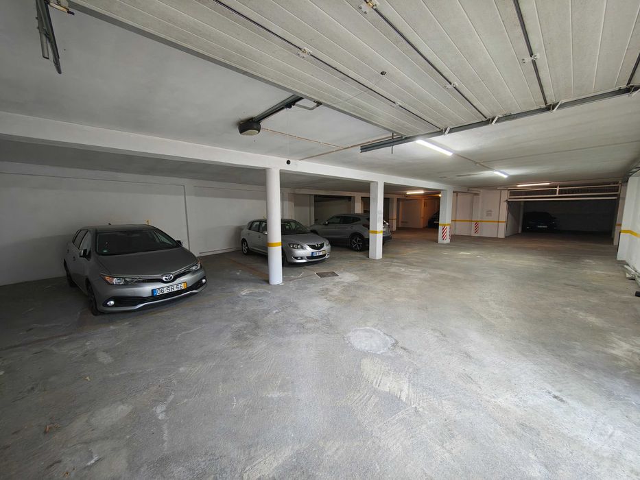 Arrendamento Aluguer Garagem Garagens Rua do Taxa (Braga)