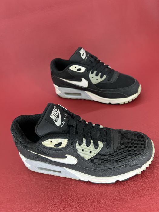 Кросівки  жіночі 37,5р. Nike Wmns Air Max 90 Essential