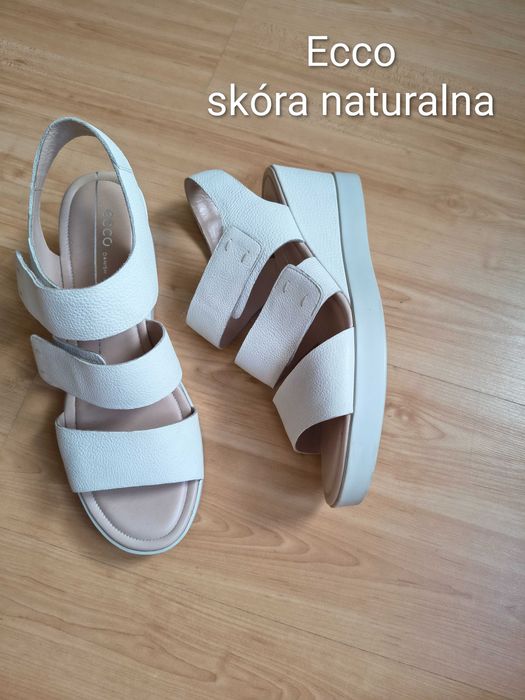 Sandały na koturnie Ecco 39 jasne