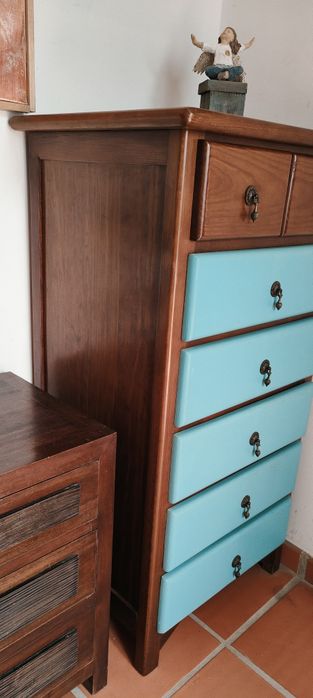 Cómoda vintage  em madeira –  gavetas azul turquesa