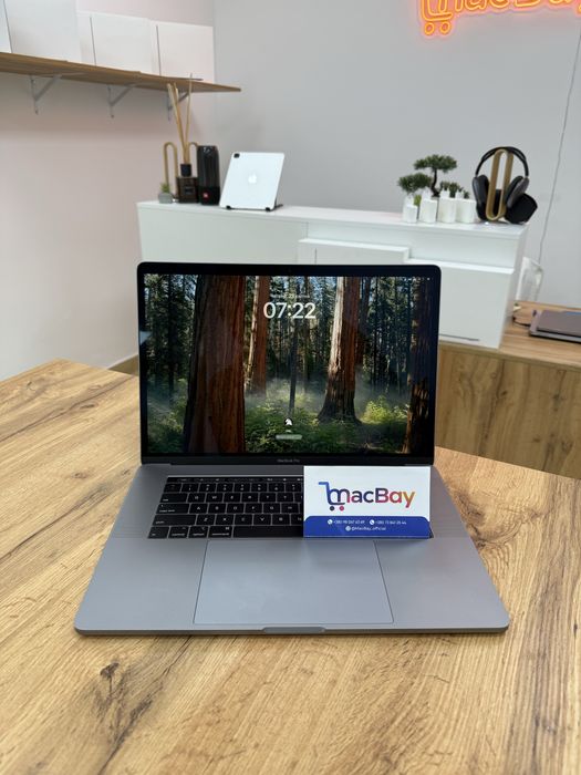 Магазин - 15” 2018 MacBook Pro i9/32GB/1TB SpaceGray - Батарея: 93%