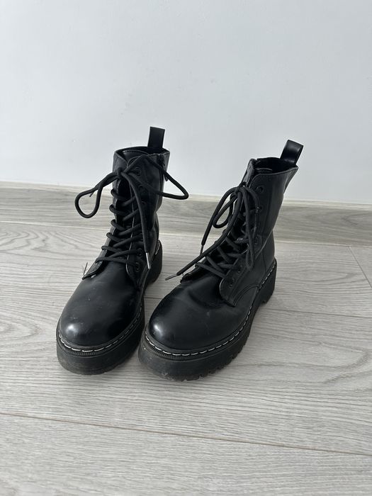 Зимові черевики/взуття для дівчат