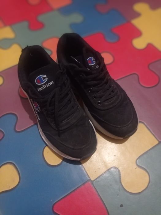 Кросівки замшеві