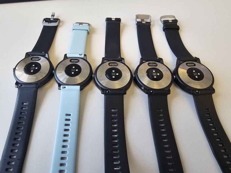 Мультиспортивний смарт годинник Garmin Vivoactive 3 Black