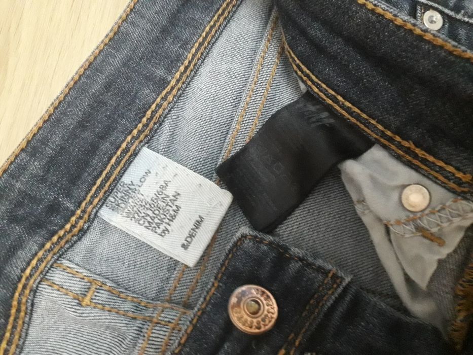 Spodnie jeansy firmy H&M