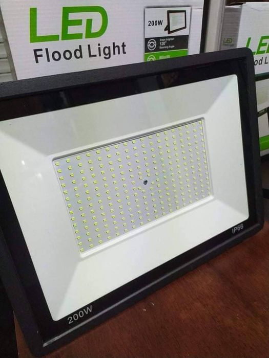 Foco projetor IP 66 Led 150w/200w 6500k 220v luz branca