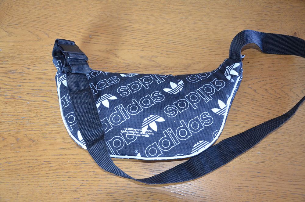 duża nerka Adidas  czarno-biała