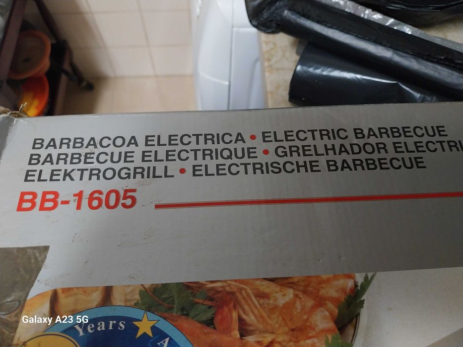 Grelhador elétrico Ufesa. NUNCA USADO.
