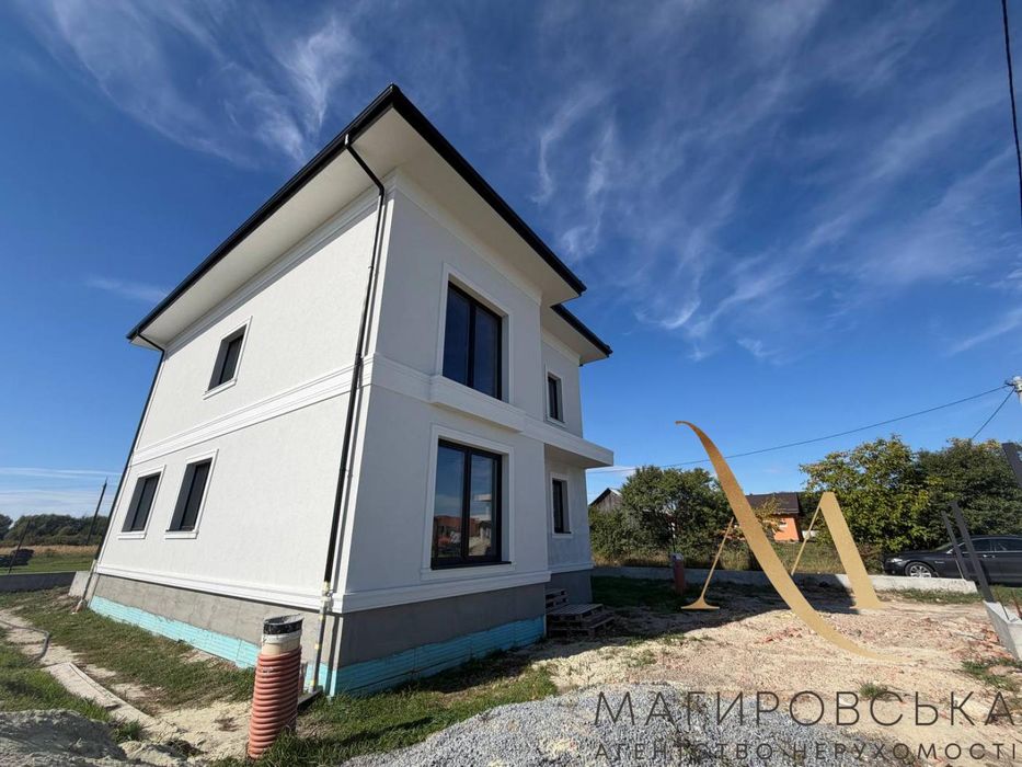 Продаж окремо стоячого будинку !
