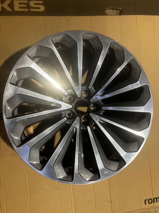 Felga Audi q7 q8 e-tron 4KE 9,5x21