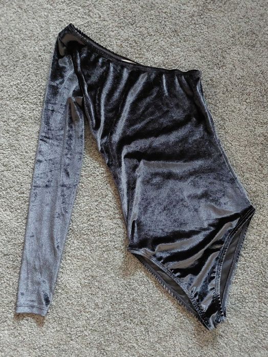 Body de veludo cinza
