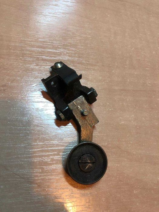 Лапка-ролик для прямострочної швейної машини