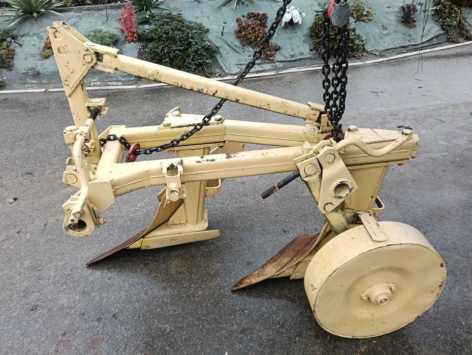 Pług 2 skibowy Unia Grudziądz Ursus C330 C360 Władimirec KILKA SZT.