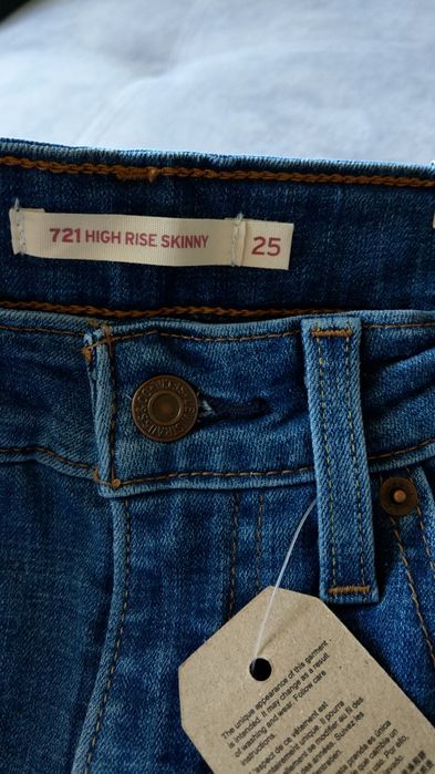 Jeansy Levi's 25x30 nowe