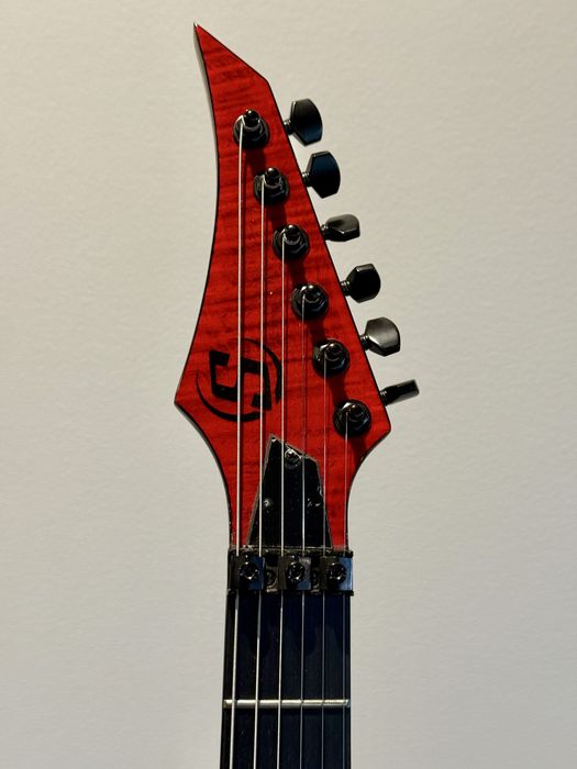 Продам електрогітару Solar