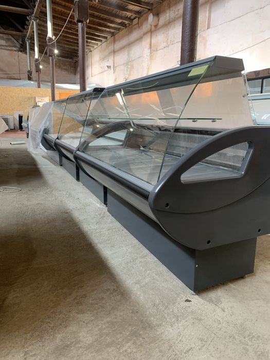 Однакові вітрини, після повноі реставрації, ларі, шкафи холодильні