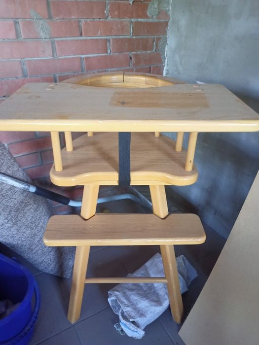 Продам столик для кормления