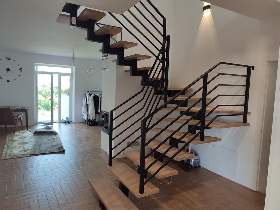 Виробництво  сучасних сходів.