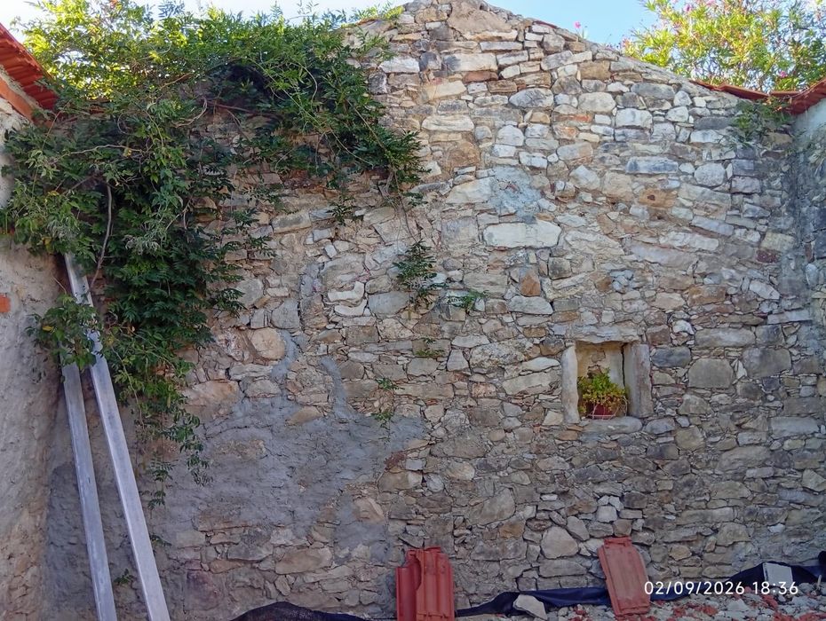 Quintinha com casa em pedra para recuperar – Presalves, Montemor-o-Velho