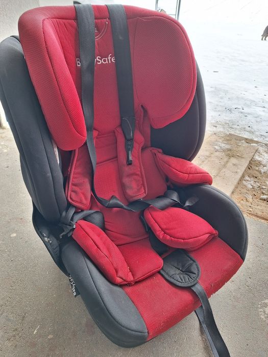 Oddam fotelik samochodowy.