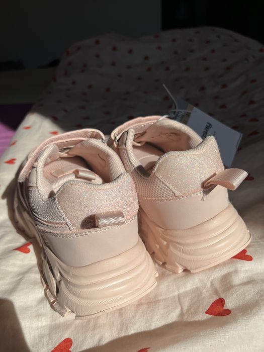 Кросівки легкі шкіряна устілка