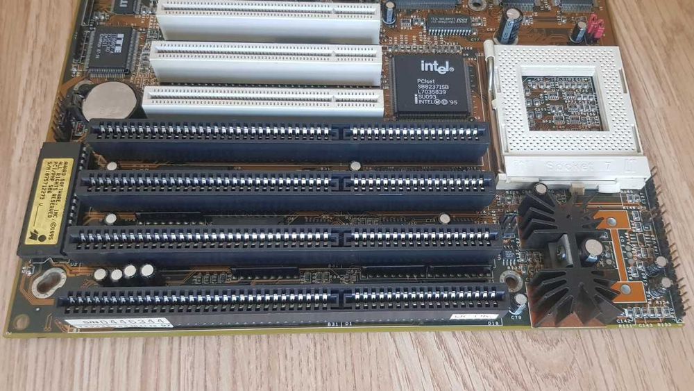 Płyta Główna Lucky Star 5I-VX2B Socket 7 Pentium MMX Retro PC