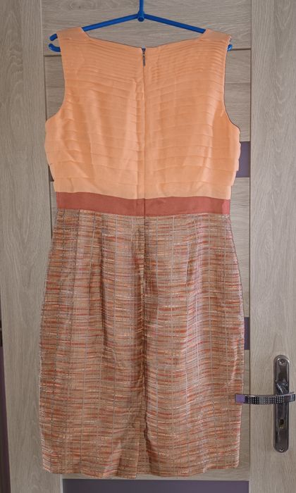 Elegancka sukienka Anne Klein.