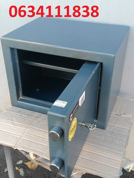 Сейф для денег «Гриффон R26»