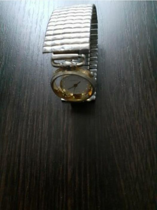 Продам женские часы