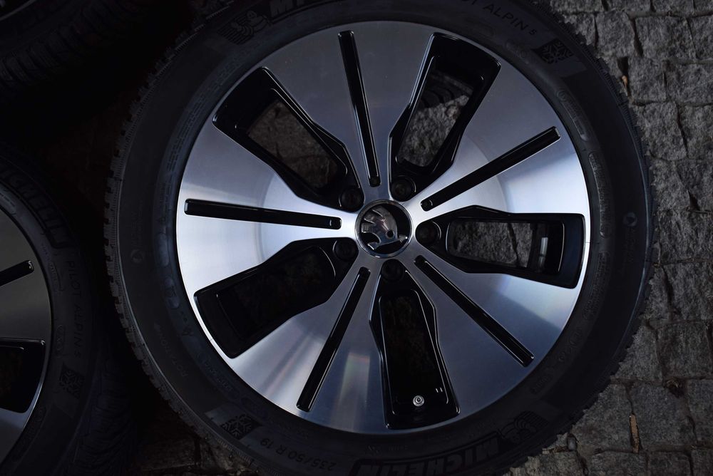 Skoda Enyaq SuberB Kodiaq jak nowe felgi 19 cali