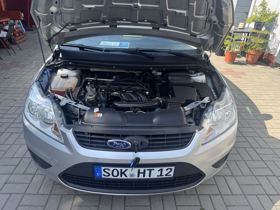 Ford Focus 1.6 101 KM sprowadzony 2009 zarejestrowany zimowki