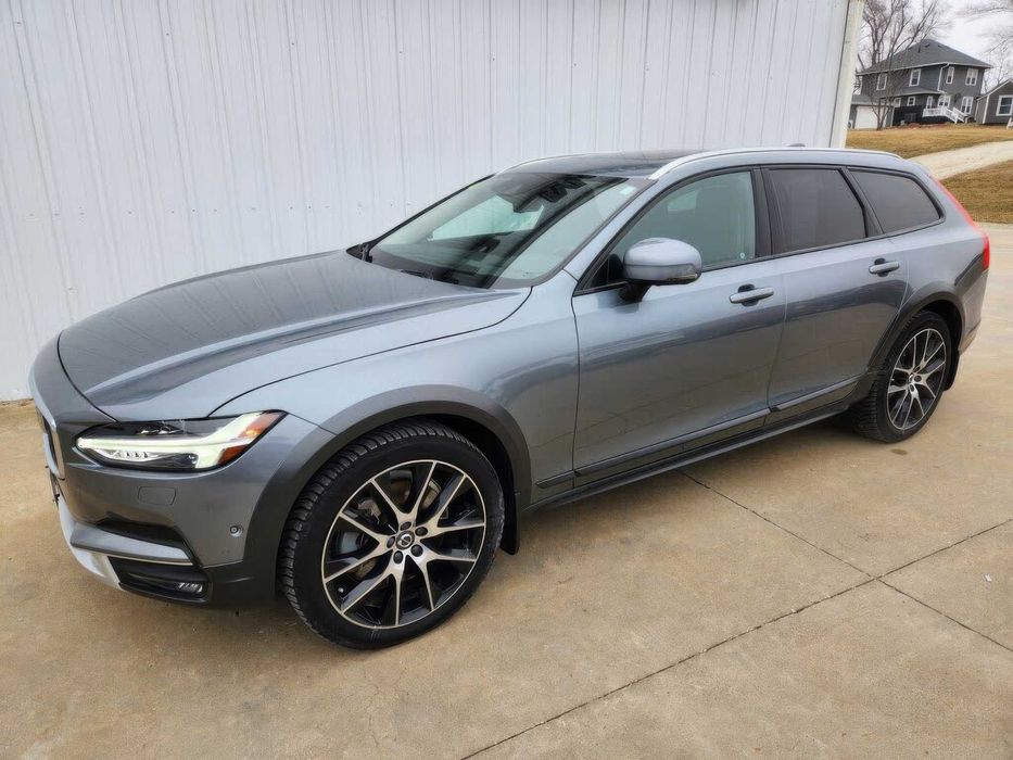 Volvo V90      2017