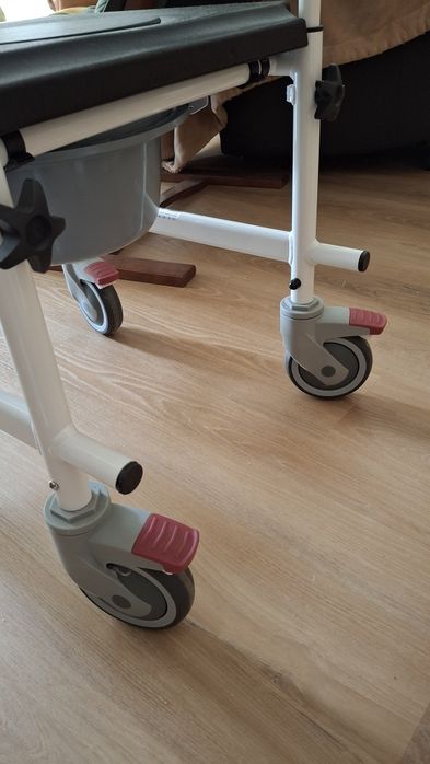 Cadeira de banho com rodas