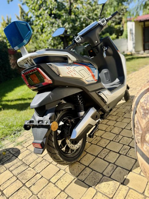 Електроскутер Dozer V-2000, 12 колеса, гарантія