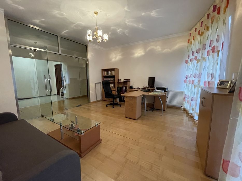 Продам особняк в елітному районі Горенич