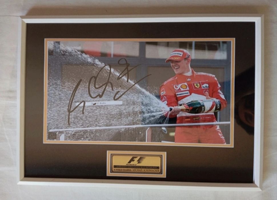 Moldura F1 Ferrari Legend Michael Schumacher com Autógrafo (A4)