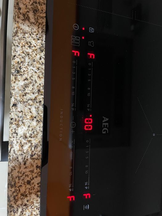 Placa de indução - AEG IKE64471FB