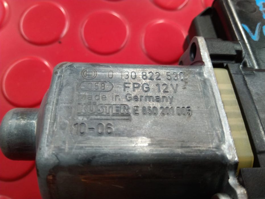 Motor Elevador Frente Dir 6R0959802T - VW POLO V