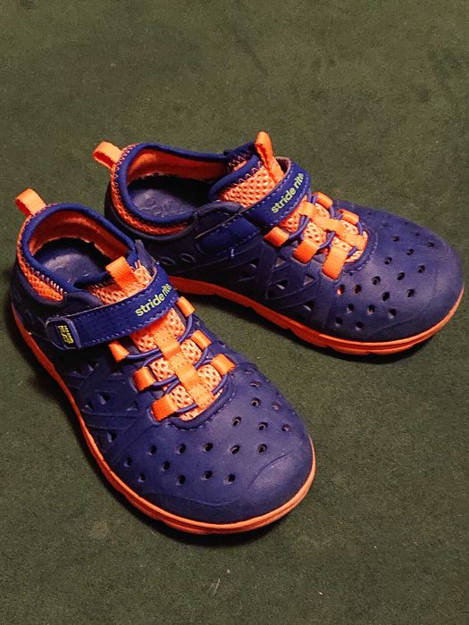 Buty dziecięce, piankowe, r. 26.